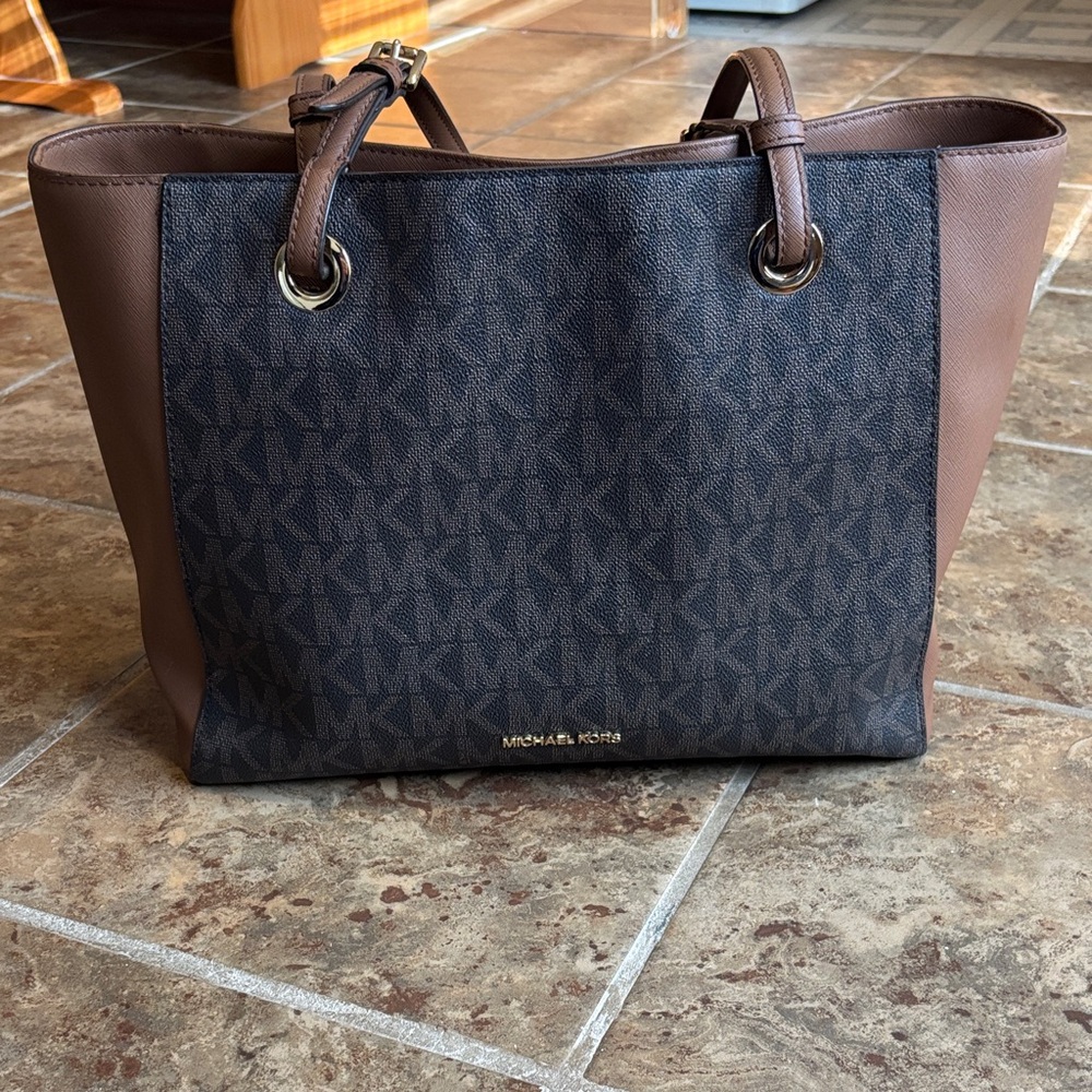 Michael Kors Elegant Black and Brown Tote